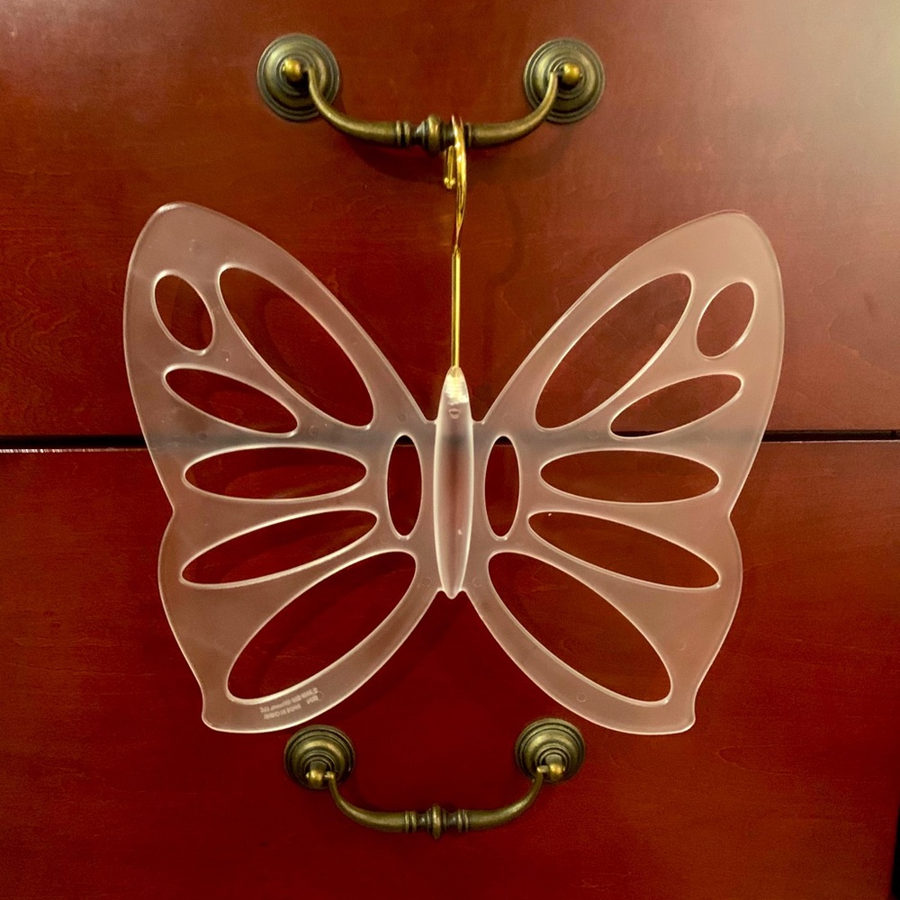 Butterfly scarf hanger